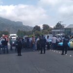 Se rebelan transportistas de Teziutlán y la zona por operativos de la SMT v cierran acceso entre el bulevar y Chignautla